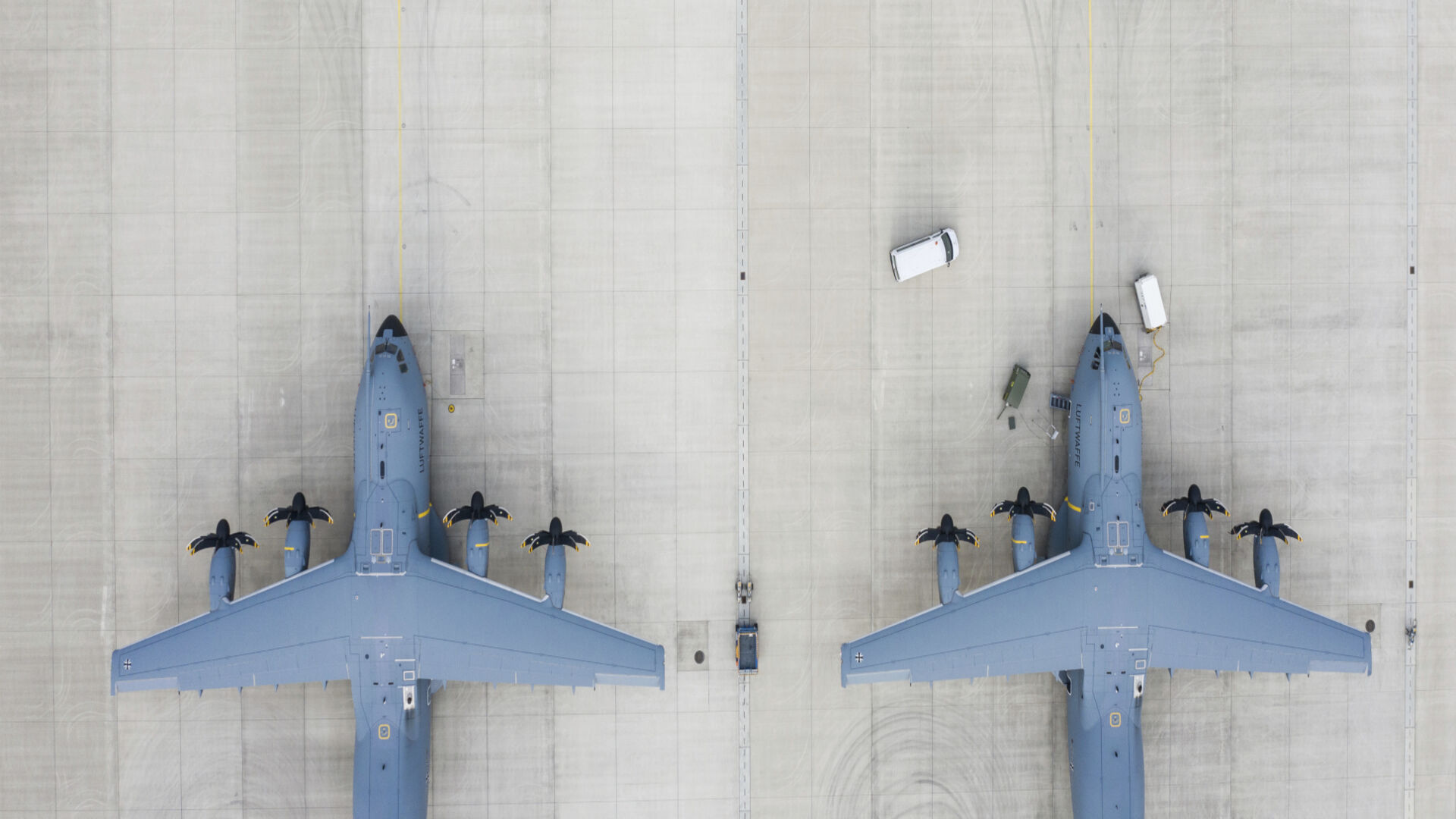 zwei Airbus A440M Atlas Transportflugzeuge geparkt